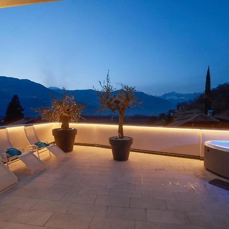 Penthouse & Garden - Luxury Apartment Burgstall Exterior foto