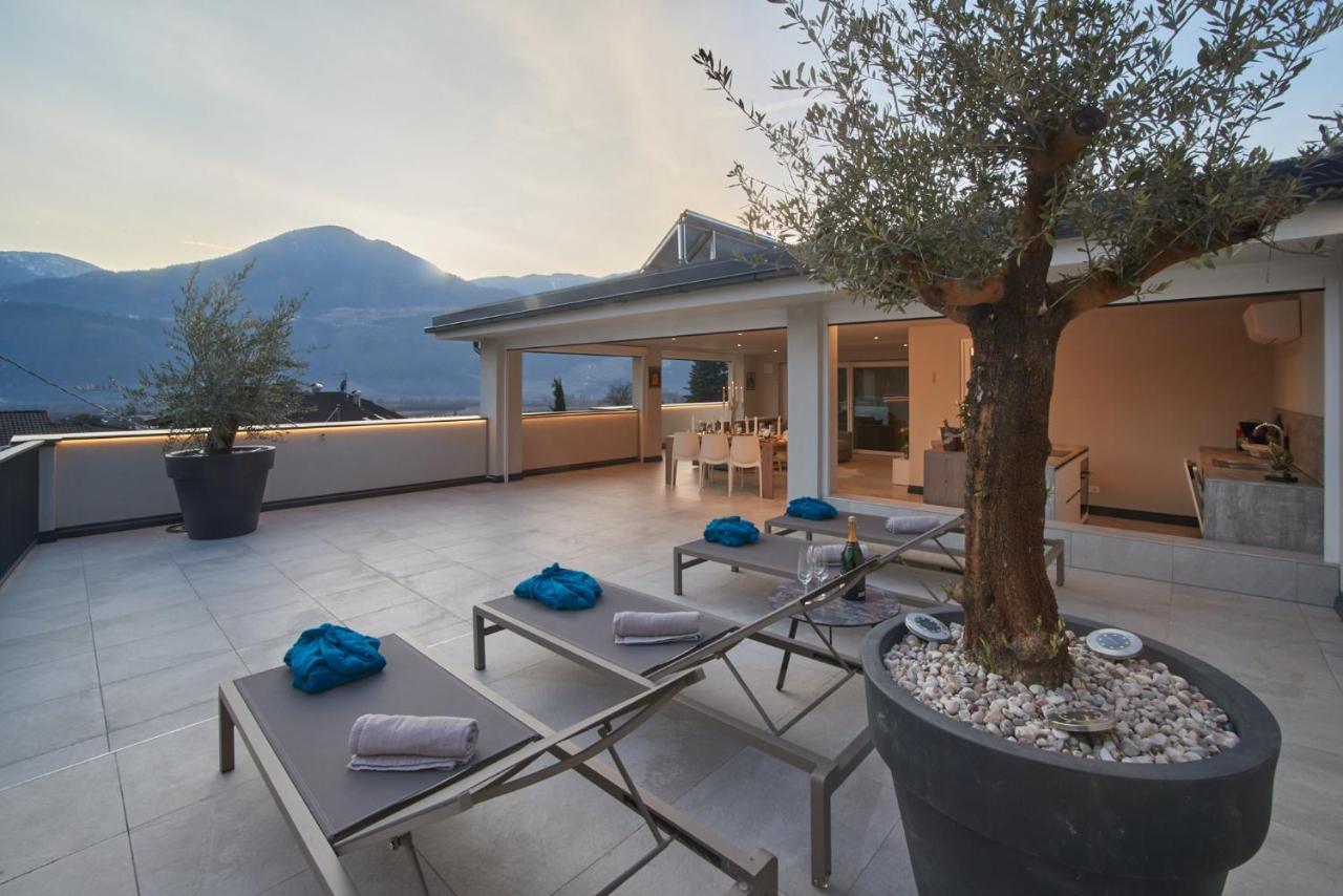 Penthouse & Garden - Luxury Apartment Burgstall Exterior foto